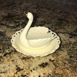 Avon porcelain swan soap holder with gold trim